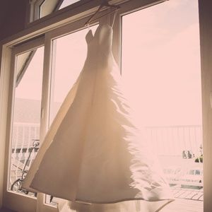Vera Wang Dagmar wedding dress